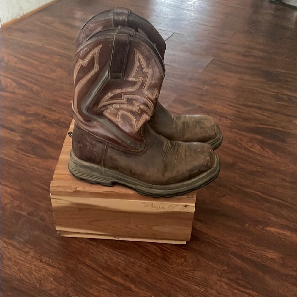 Cody James Brown Leather Cowboy Boots